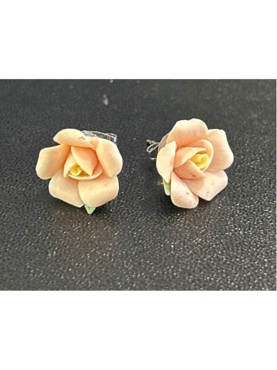 Unbranded Jewelry - Women's bone china Peach & Yellow Rose Stud Earrings, One Size